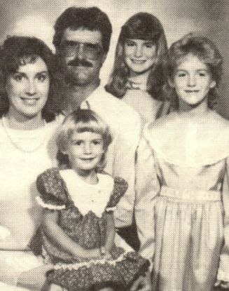 Mark Ewoldt Family 1986. Julie, Mark, Nikki, Jeri, Traci.