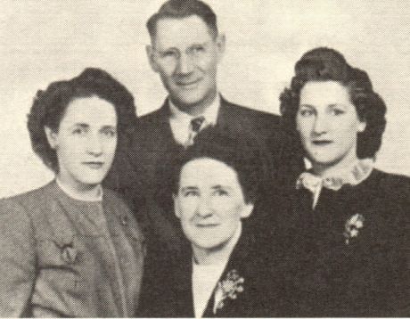 Raymond E. Spralding Family. Raymond, Cherry Edna, Frances Jane, and Harriett Elizabeth