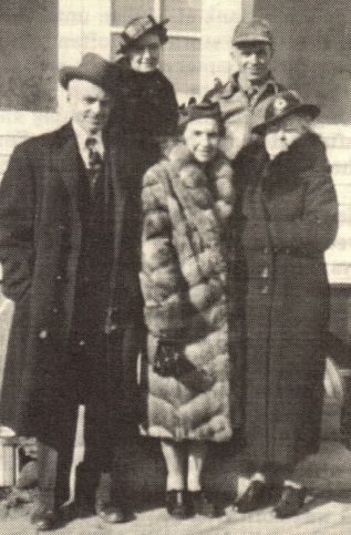 Hugh B. Boyer Family Front - Hugh B. Gussie, Sarah. Back - Lessie and Haskle D.